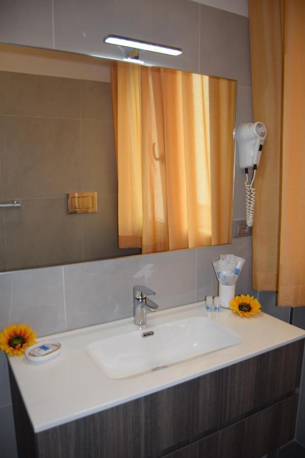 Aparthotel Orchidea Marina Tirrenia Exterior foto